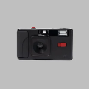 MOMENT LONG WEEKEND 35MM FILM CAMERA - BLACK