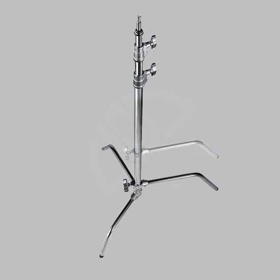 avenger-c-stand-18-allvany-csuszo-labbal