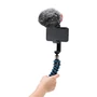 Kép 4/9 - JOBY GorillaPod 500 Go - vlogger kit-tel kézben tartva