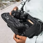 Kép 5/6 - WANDRD ROGUE Sling 6L Black Fotós Táska - Fekete színben